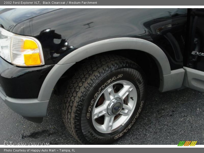 Black Clearcoat / Medium Parchment 2002 Ford Explorer XLT