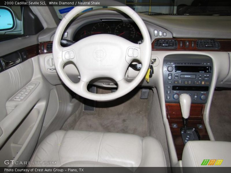 White Diamond / Neutral Shale 2000 Cadillac Seville SLS