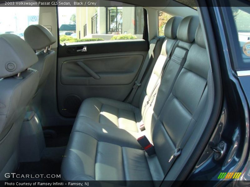 Black / Grey 2003 Volkswagen Passat GLS Sedan