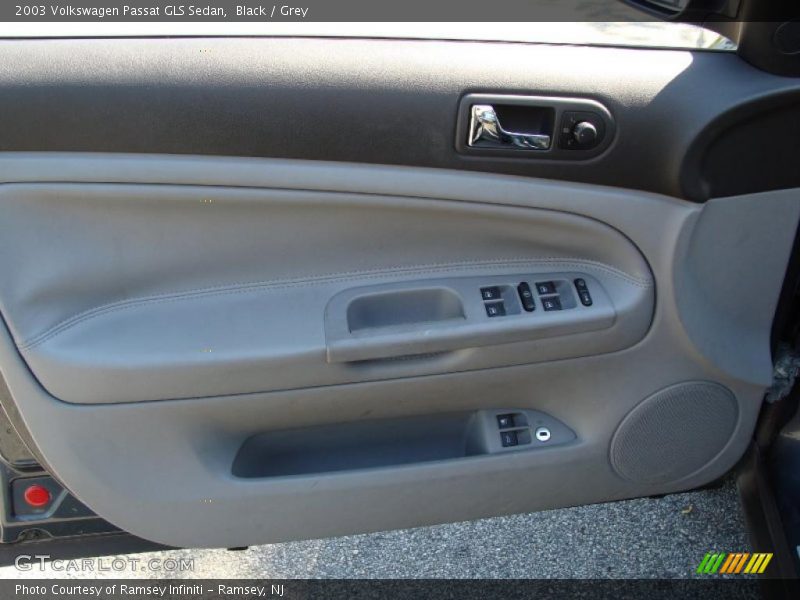 Black / Grey 2003 Volkswagen Passat GLS Sedan