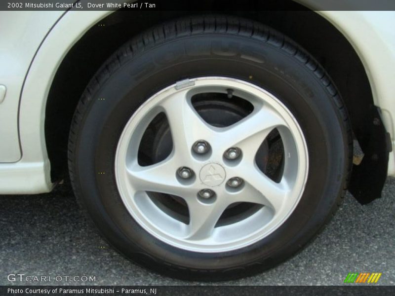 Dover White Pearl / Tan 2002 Mitsubishi Galant LS