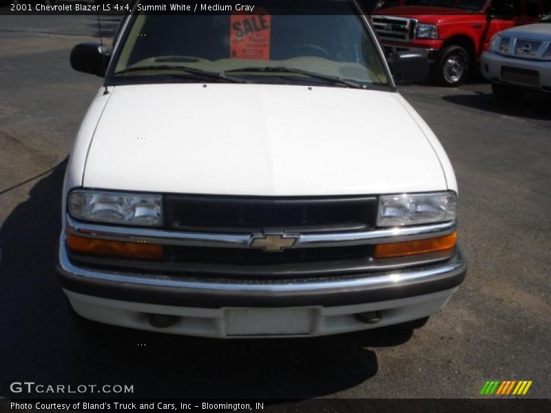 Summit White / Medium Gray 2001 Chevrolet Blazer LS 4x4