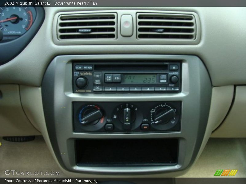 Dover White Pearl / Tan 2002 Mitsubishi Galant LS