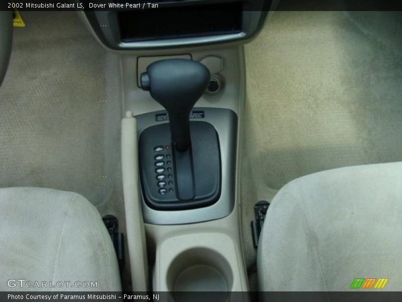Dover White Pearl / Tan 2002 Mitsubishi Galant LS