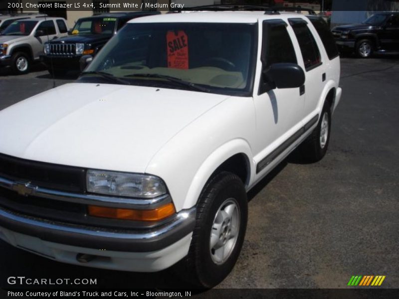 Summit White / Medium Gray 2001 Chevrolet Blazer LS 4x4