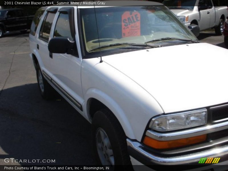 Summit White / Medium Gray 2001 Chevrolet Blazer LS 4x4