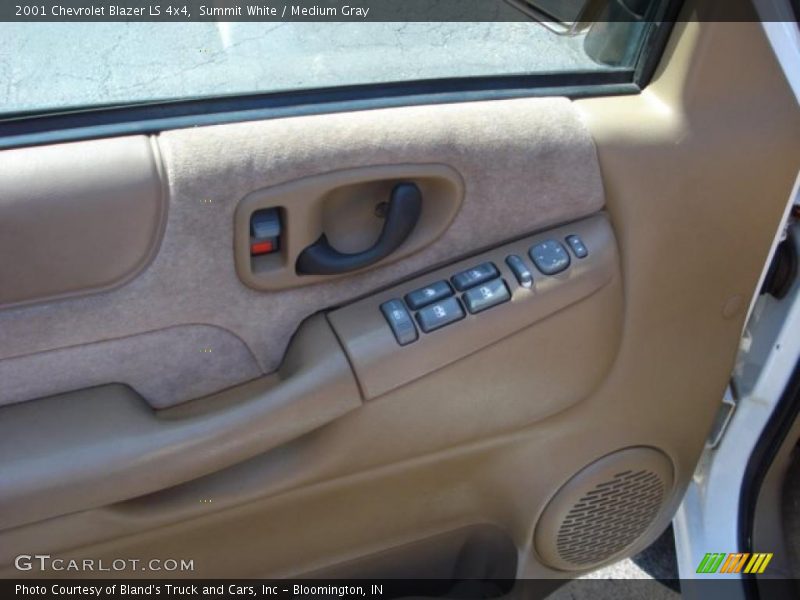 Summit White / Medium Gray 2001 Chevrolet Blazer LS 4x4