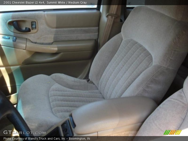 Summit White / Medium Gray 2001 Chevrolet Blazer LS 4x4