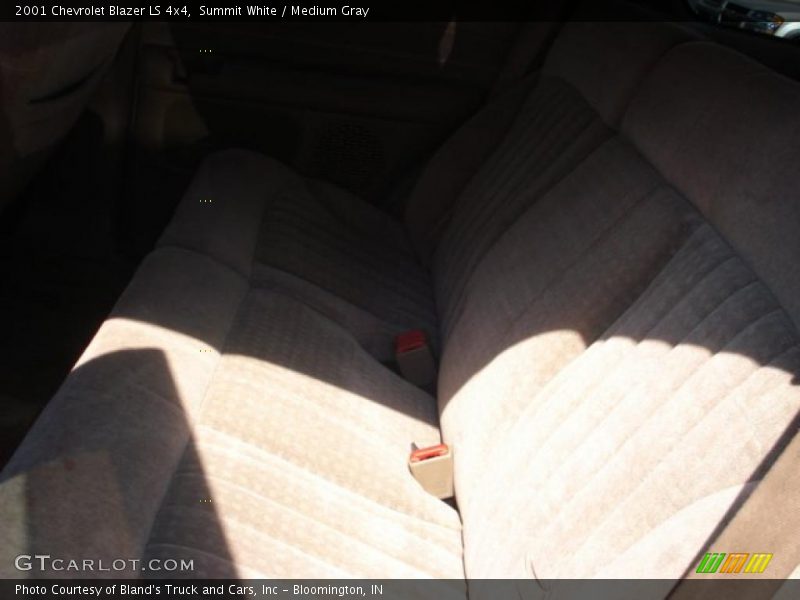 Summit White / Medium Gray 2001 Chevrolet Blazer LS 4x4