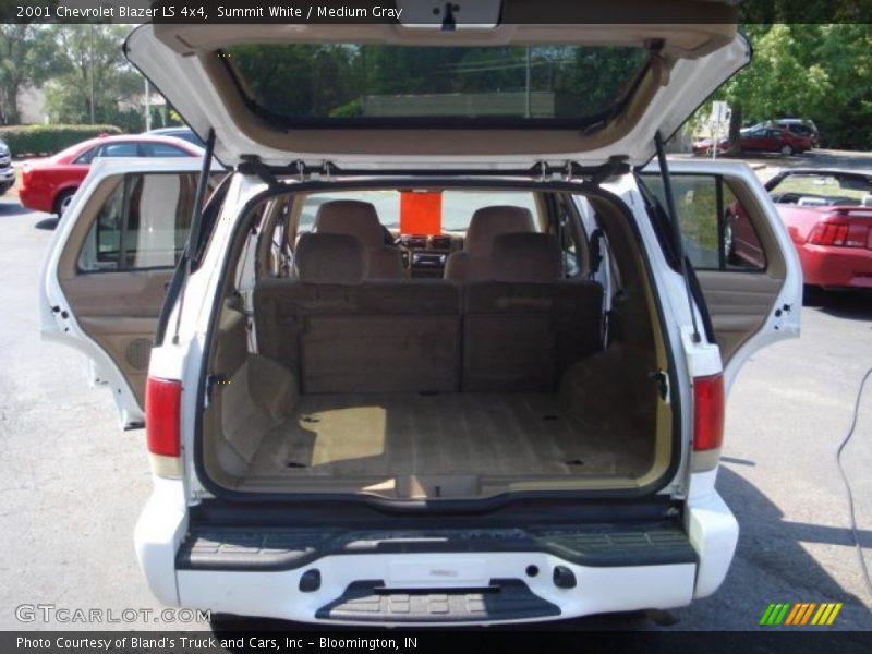 Summit White / Medium Gray 2001 Chevrolet Blazer LS 4x4