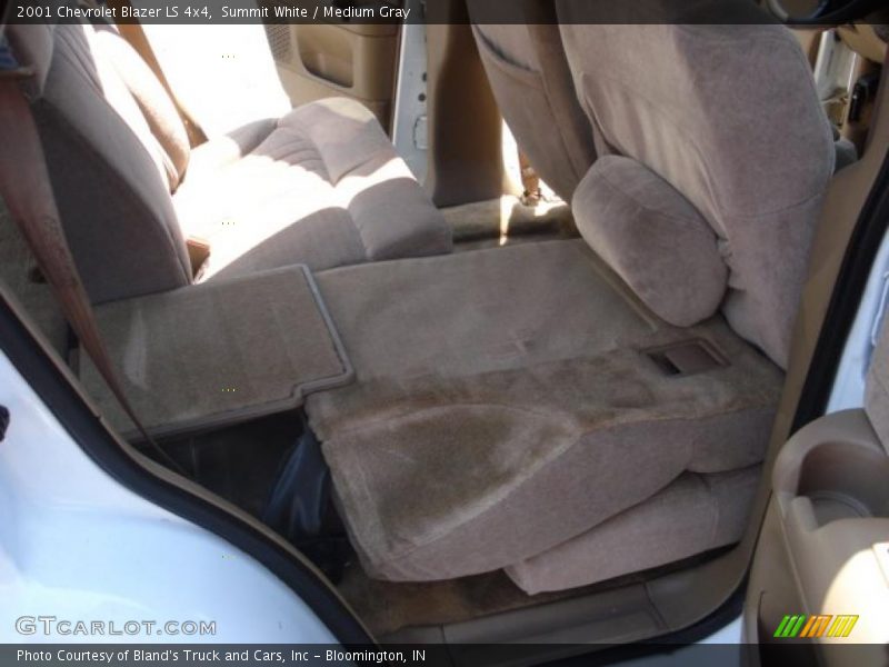 Summit White / Medium Gray 2001 Chevrolet Blazer LS 4x4