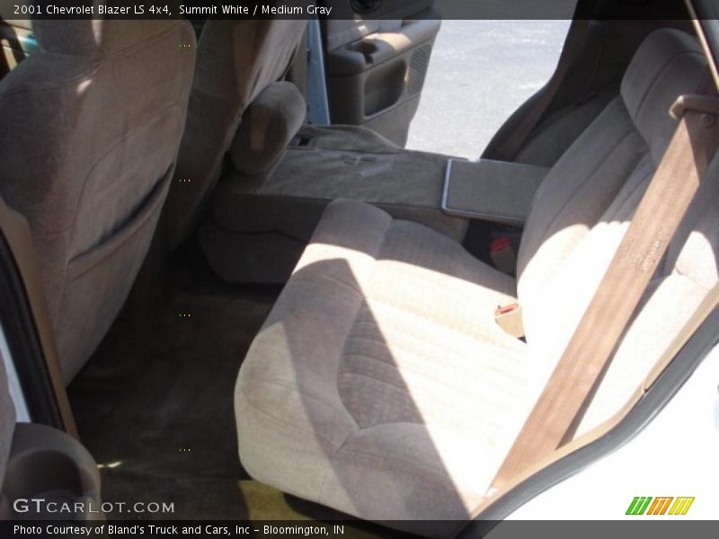 Summit White / Medium Gray 2001 Chevrolet Blazer LS 4x4