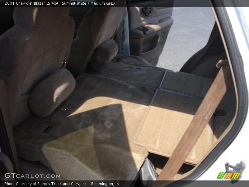 Summit White / Medium Gray 2001 Chevrolet Blazer LS 4x4