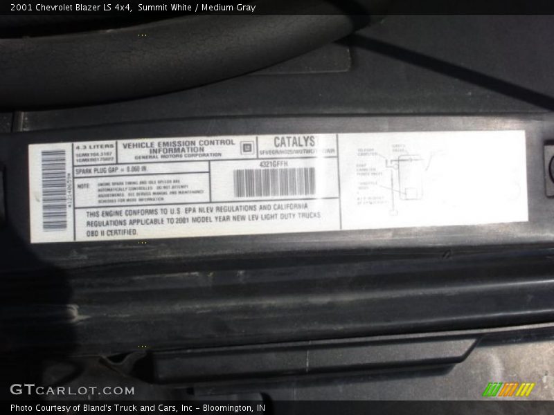 Summit White / Medium Gray 2001 Chevrolet Blazer LS 4x4