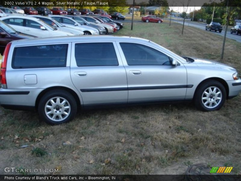Silver Metallic / Taupe/Taupe 2002 Volvo V70 2.4 Wagon