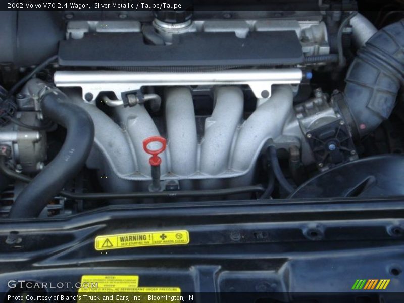 Silver Metallic / Taupe/Taupe 2002 Volvo V70 2.4 Wagon