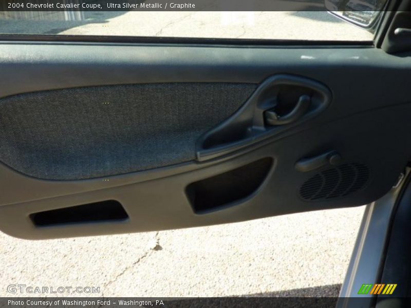Ultra Silver Metallic / Graphite 2004 Chevrolet Cavalier Coupe