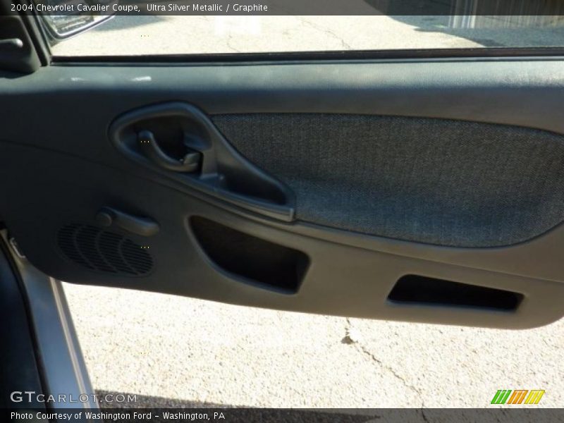 Ultra Silver Metallic / Graphite 2004 Chevrolet Cavalier Coupe