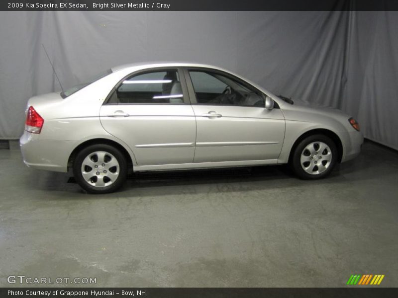 Bright Silver Metallic / Gray 2009 Kia Spectra EX Sedan