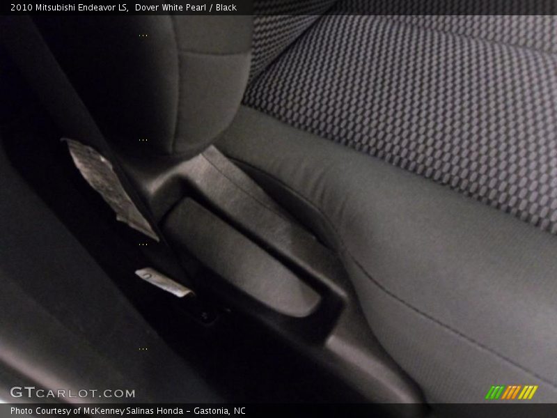 Dover White Pearl / Black 2010 Mitsubishi Endeavor LS