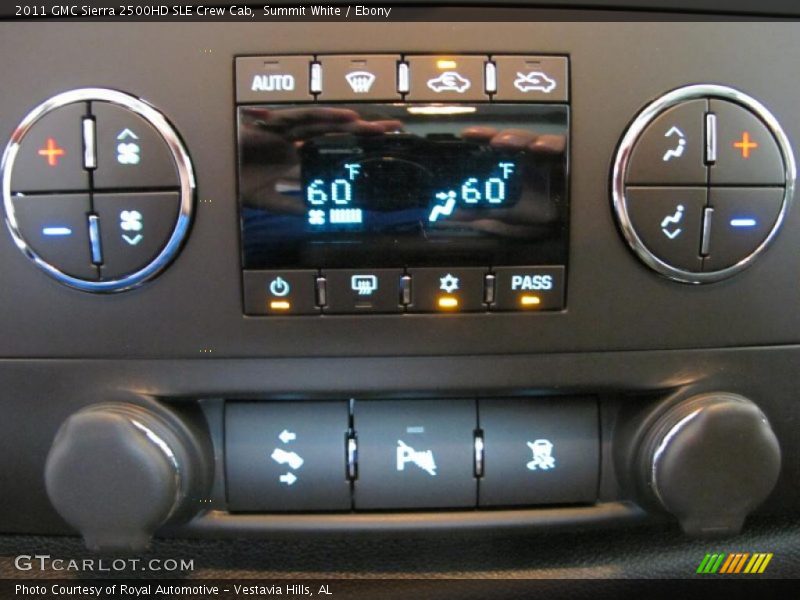 Summit White / Ebony 2011 GMC Sierra 2500HD SLE Crew Cab