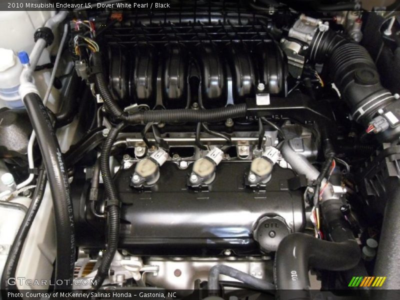 Dover White Pearl / Black 2010 Mitsubishi Endeavor LS