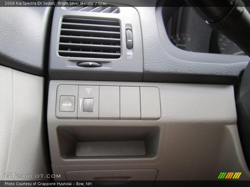 Bright Silver Metallic / Gray 2009 Kia Spectra EX Sedan