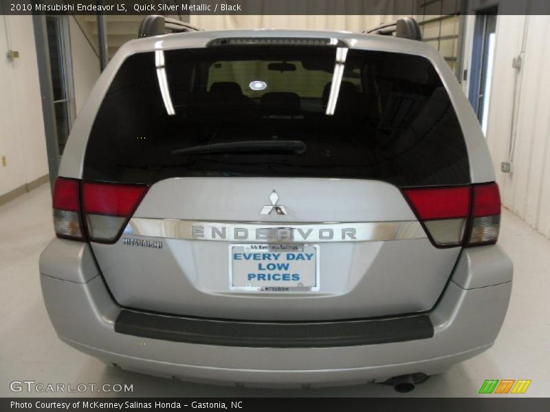Quick Silver Metallic / Black 2010 Mitsubishi Endeavor LS