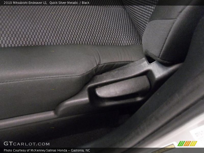 Quick Silver Metallic / Black 2010 Mitsubishi Endeavor LS