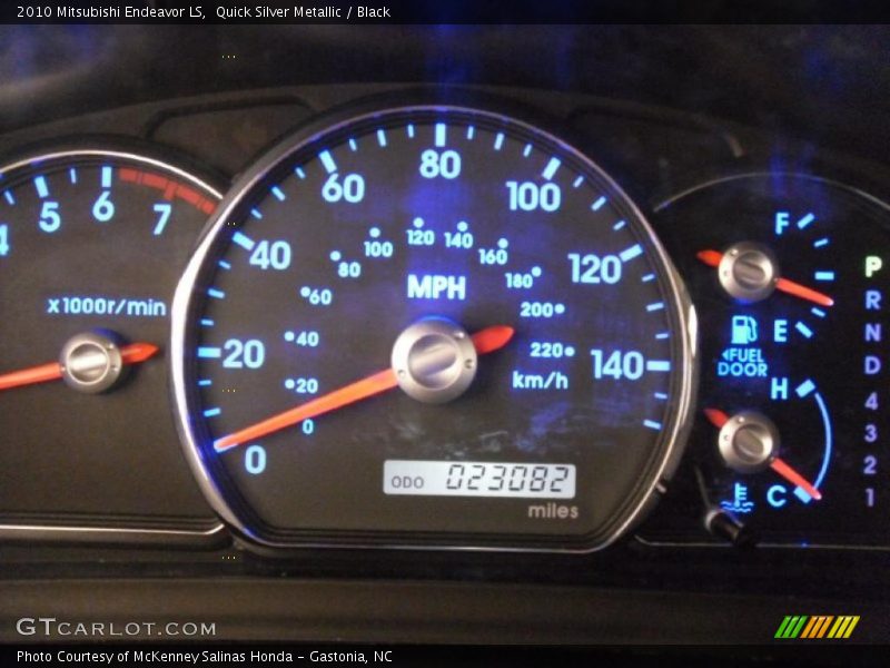 Quick Silver Metallic / Black 2010 Mitsubishi Endeavor LS