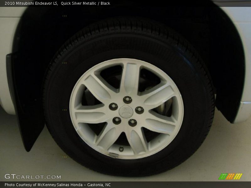 Quick Silver Metallic / Black 2010 Mitsubishi Endeavor LS