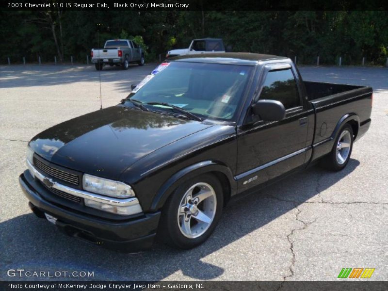 Black Onyx / Medium Gray 2003 Chevrolet S10 LS Regular Cab