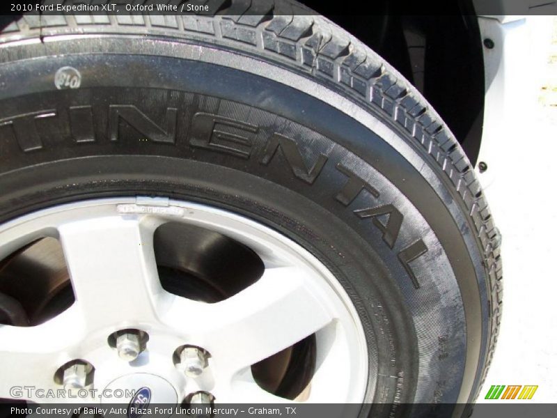 Oxford White / Stone 2010 Ford Expedition XLT