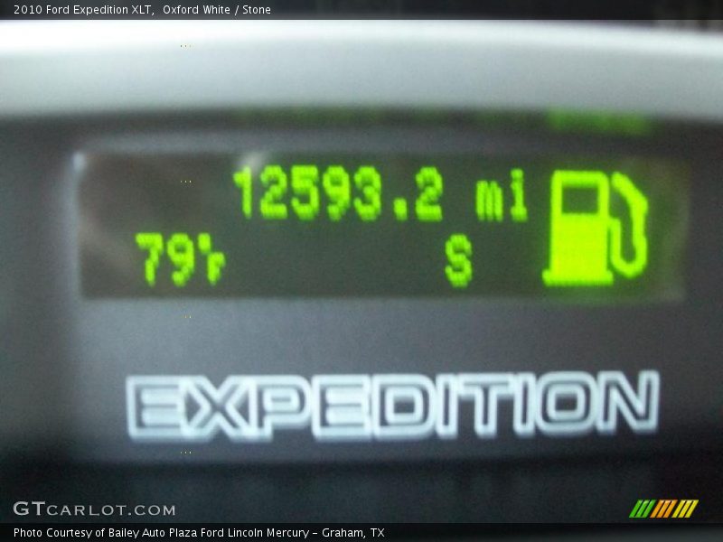 Oxford White / Stone 2010 Ford Expedition XLT