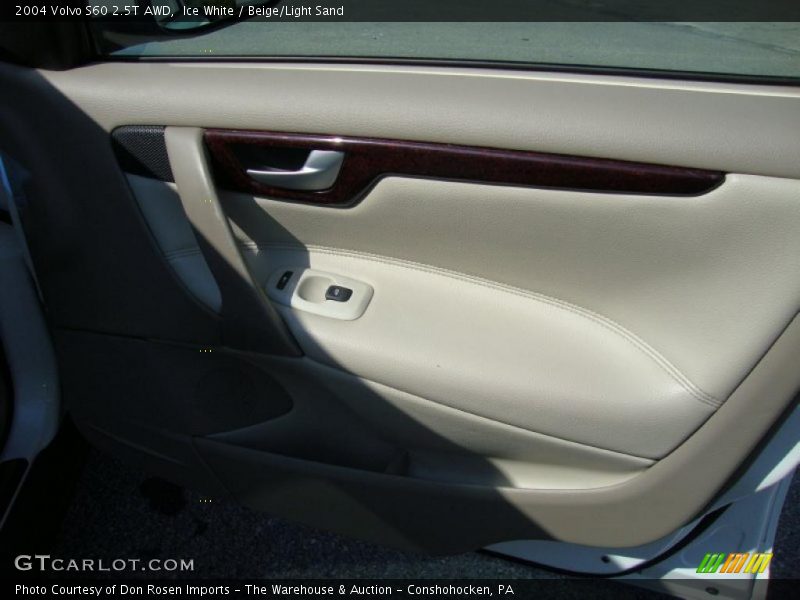Ice White / Beige/Light Sand 2004 Volvo S60 2.5T AWD