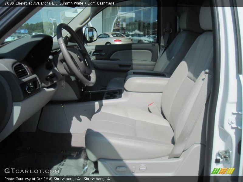 Summit White / Light Cashmere 2009 Chevrolet Avalanche LT