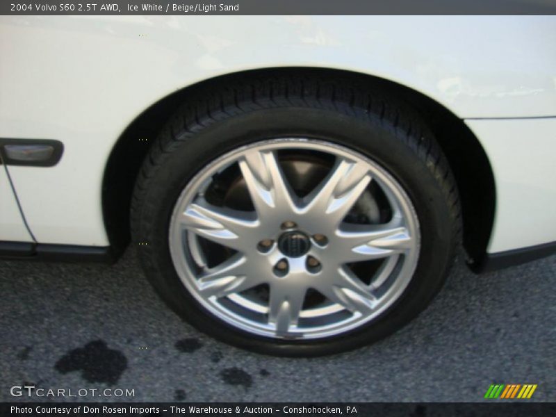Ice White / Beige/Light Sand 2004 Volvo S60 2.5T AWD