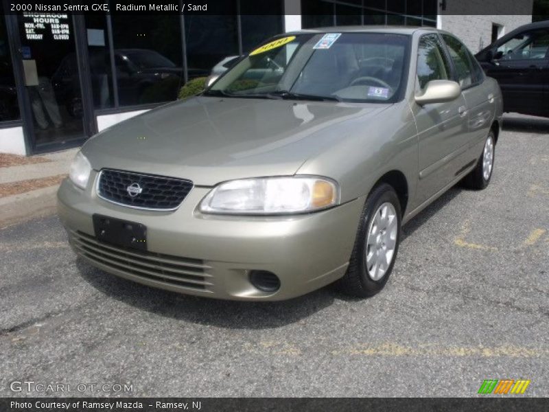 Radium Metallic / Sand 2000 Nissan Sentra GXE