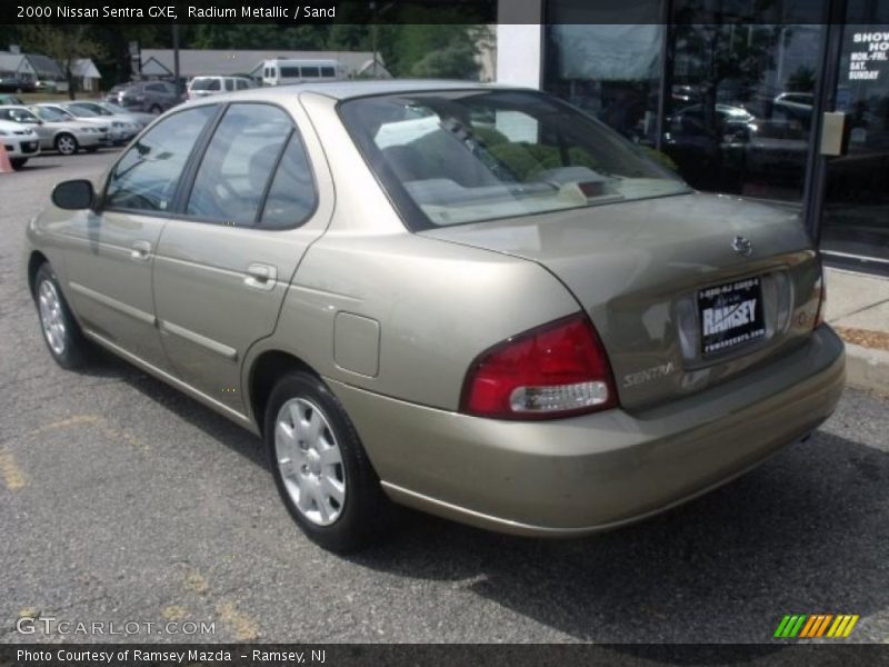 Radium Metallic / Sand 2000 Nissan Sentra GXE