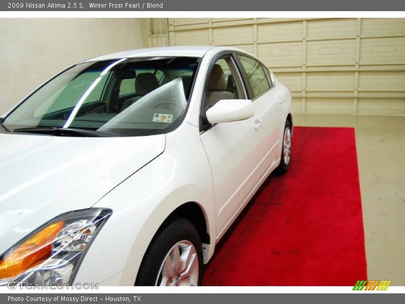 Winter Frost Pearl / Blond 2009 Nissan Altima 2.5 S