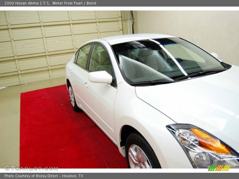 Winter Frost Pearl / Blond 2009 Nissan Altima 2.5 S