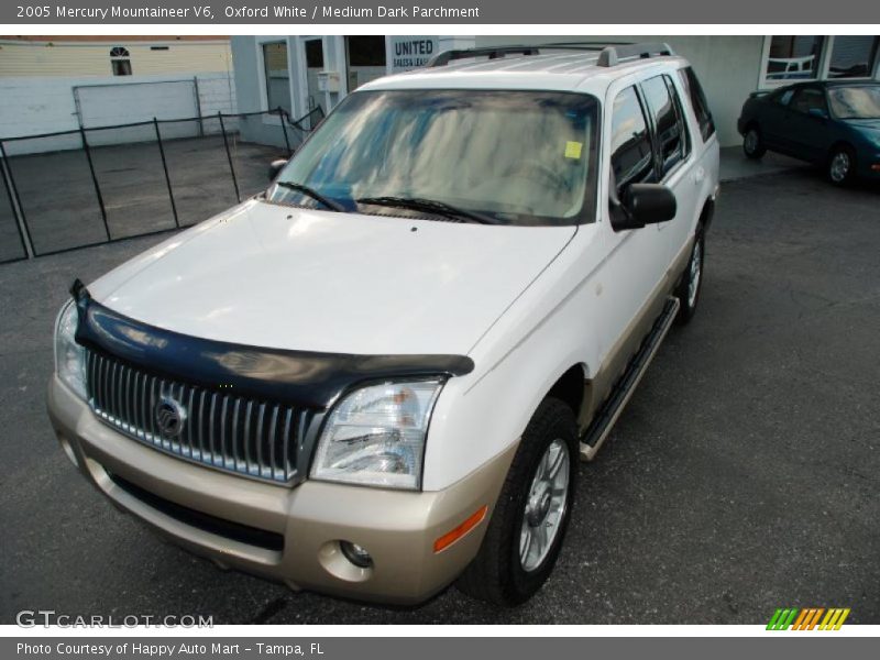 Oxford White / Medium Dark Parchment 2005 Mercury Mountaineer V6