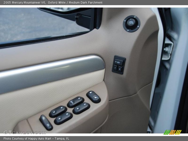 Oxford White / Medium Dark Parchment 2005 Mercury Mountaineer V6