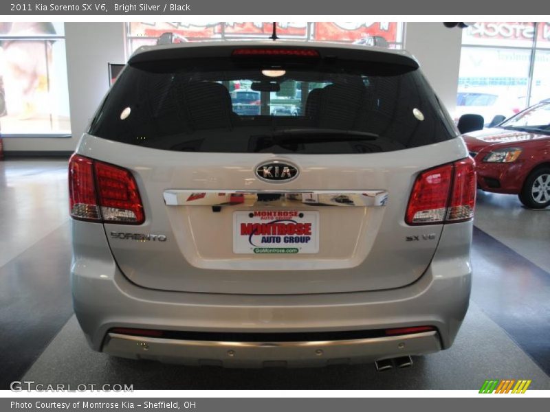 Bright Silver / Black 2011 Kia Sorento SX V6