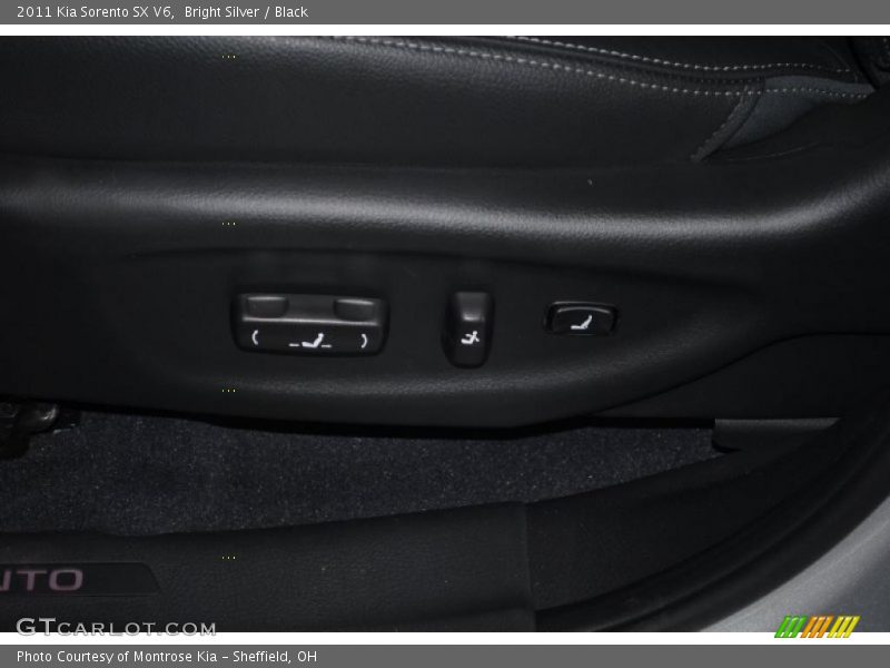 Bright Silver / Black 2011 Kia Sorento SX V6