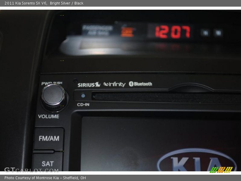 Bright Silver / Black 2011 Kia Sorento SX V6