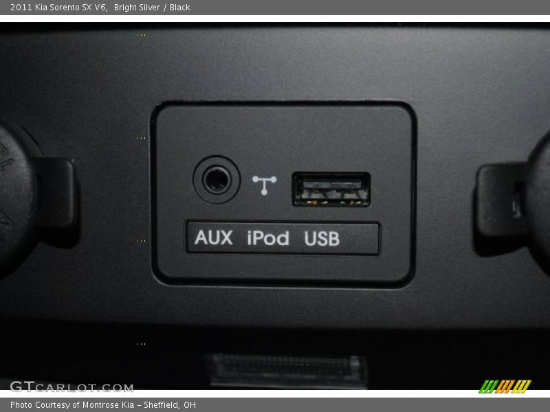Bright Silver / Black 2011 Kia Sorento SX V6