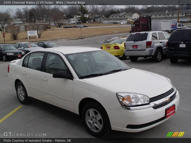 White / Neutral Beige 2005 Chevrolet Malibu LS V6 Sedan