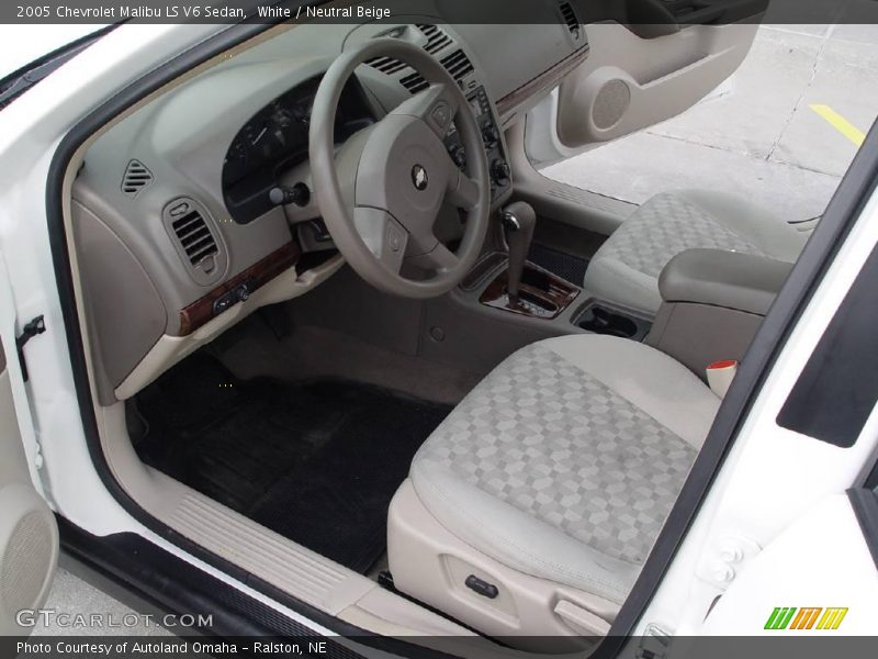 White / Neutral Beige 2005 Chevrolet Malibu LS V6 Sedan