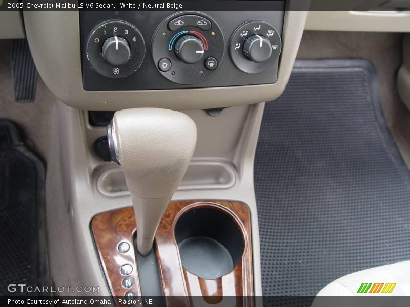 White / Neutral Beige 2005 Chevrolet Malibu LS V6 Sedan